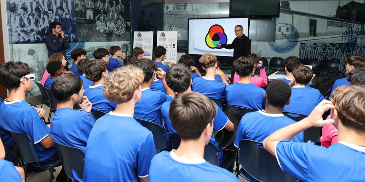 Atletas sub-15 do FC Porto participam em ação ColorADD sobre daltonismo e inclusão